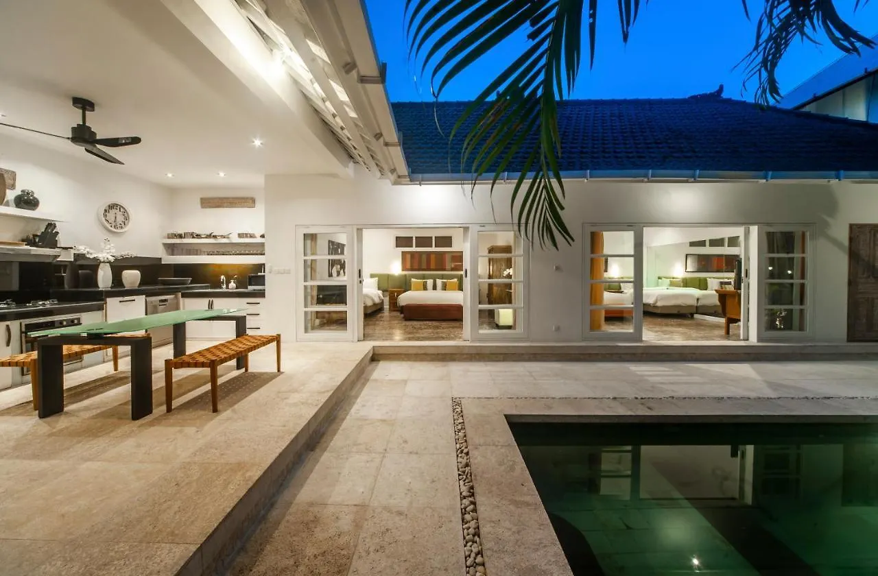 Tides Seminyak Villa Indonesien