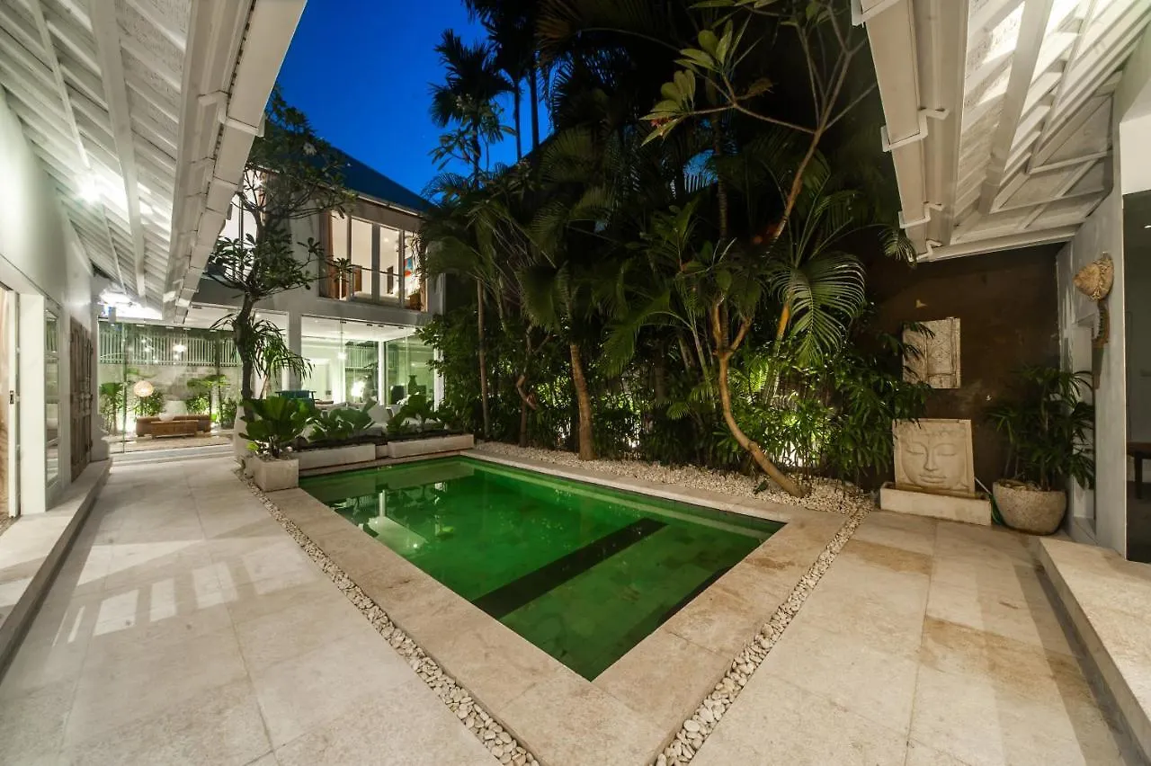 Tides Seminyak Villa 0*,